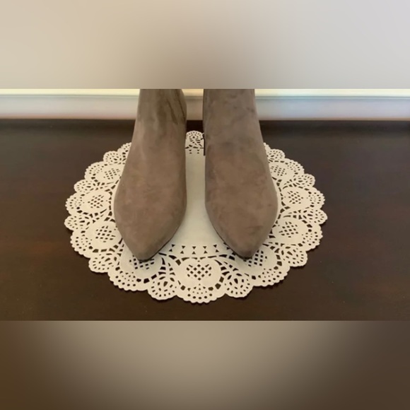 Naturalizer pointed toe ankle booties size 6.5 - Picture 2 of 7